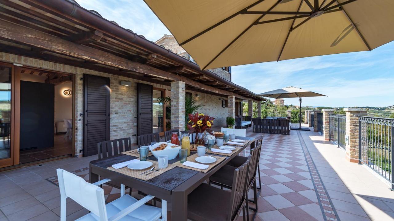 Borgo Da Monte 8, Emma Villas Monteprandone Exterior photo