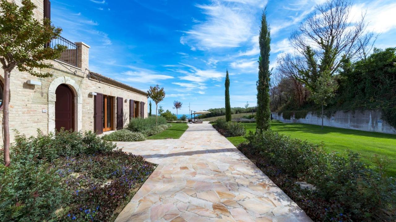 Borgo Da Monte 8, Emma Villas Monteprandone Exterior photo