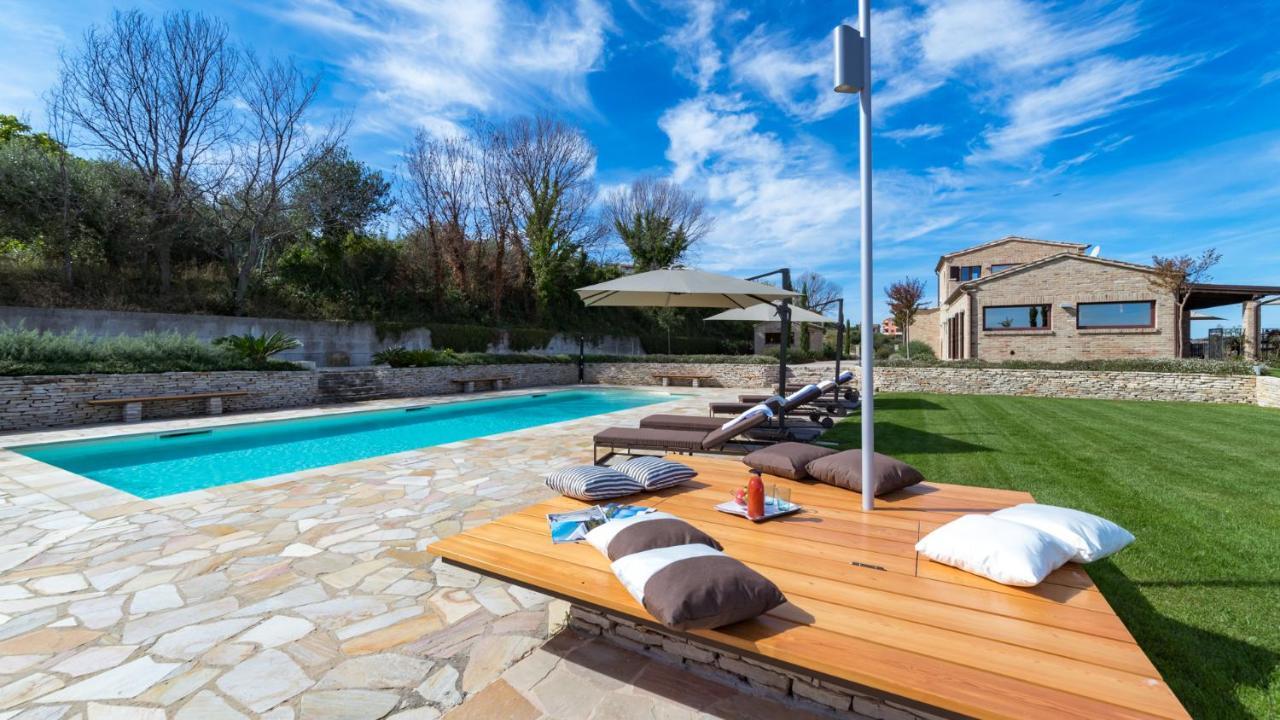Borgo Da Monte 8, Emma Villas Monteprandone Exterior photo