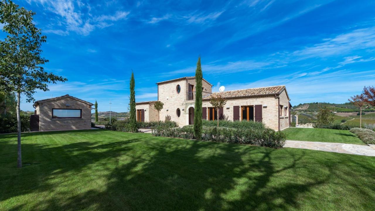 Borgo Da Monte 8, Emma Villas Monteprandone Exterior photo